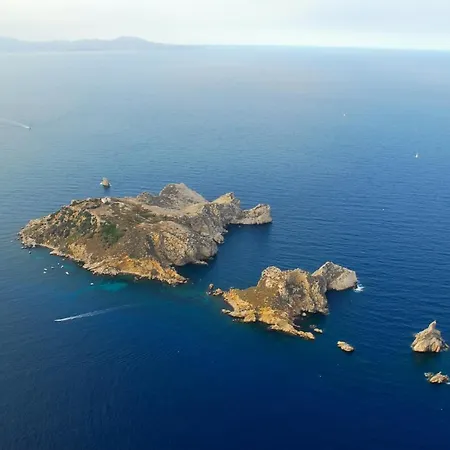Atenes A-3 公寓 *
